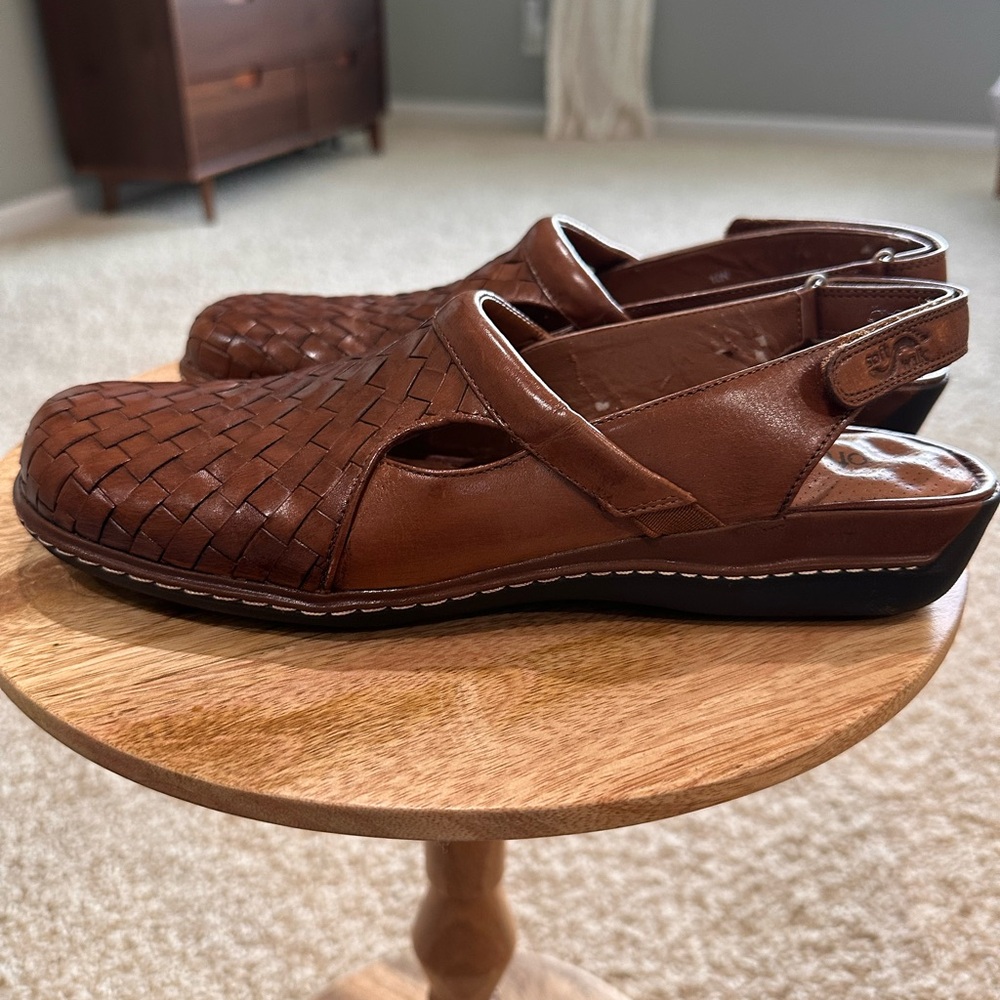 Ladies Used Brown Leather Woven Slingback Sandals Size 10N